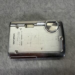 OLYMPUS U720 SW Digital Camera Waterproof & Shockproof Untested Parts Only